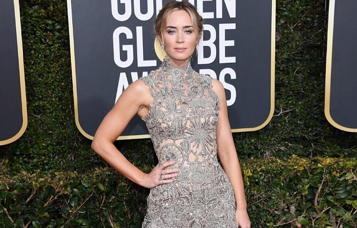 Emily Blunt, šaty Alexander McQueen