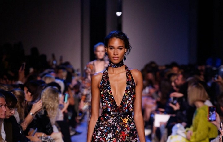 Luxusní květinové róby nemají chybu