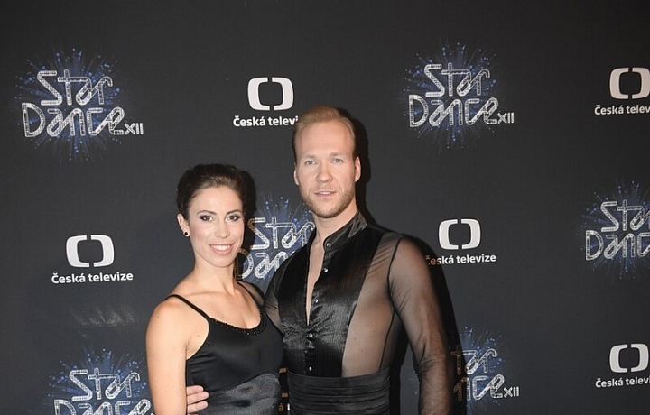 Eva Adamczyková je v elegantních šatech k nepoznání.