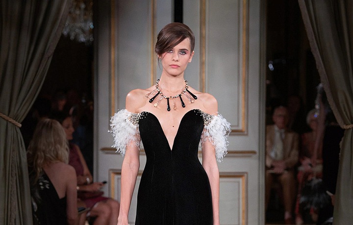 Luxusní doplňky dotváří glamour look