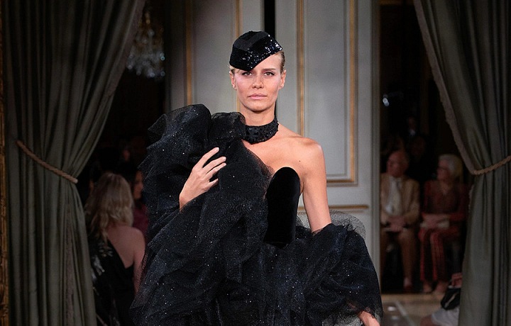 Luxusní doplňky dotváří glamour look