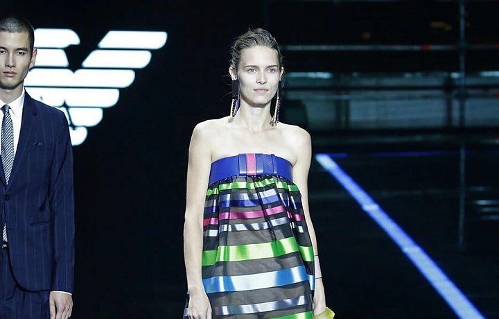 Druhou polovinu přehlídky ovládly barvy