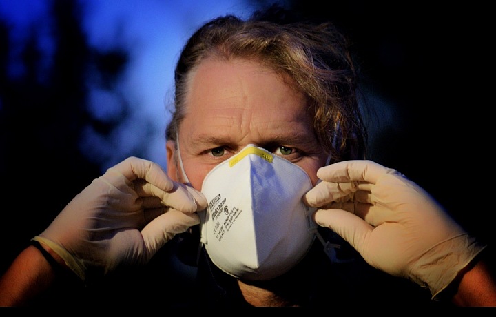 Na letišti bez roušky? To je zřejmě minulost.