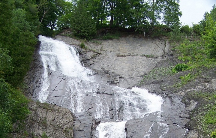 Le Voile de La Mariée, Francie v létě