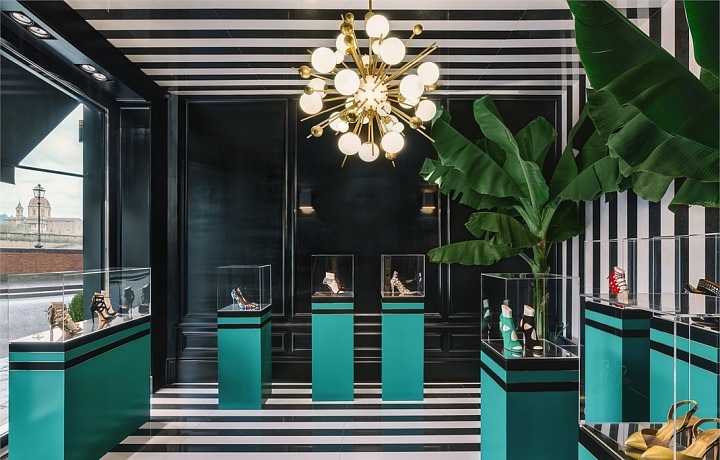 Vlajková loď Aquazzura