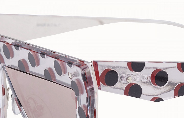 Fendi sází na kočičí tvar