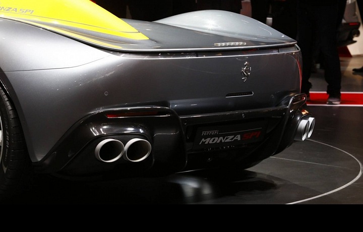 Ferrari Monza SP1, zadní část a výfuk
