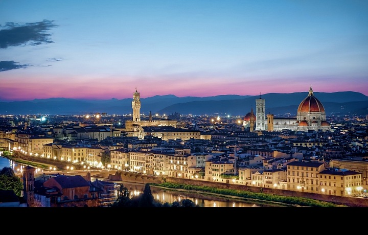Panorama večerní Florencie
