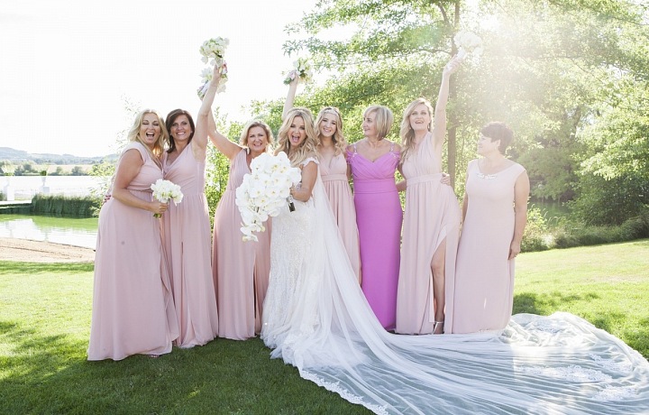 Jedno z Moničiných bohatství jsou skvělé kamarádky. 