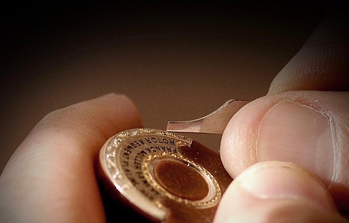 Franck Muller, poctivá lidská práce