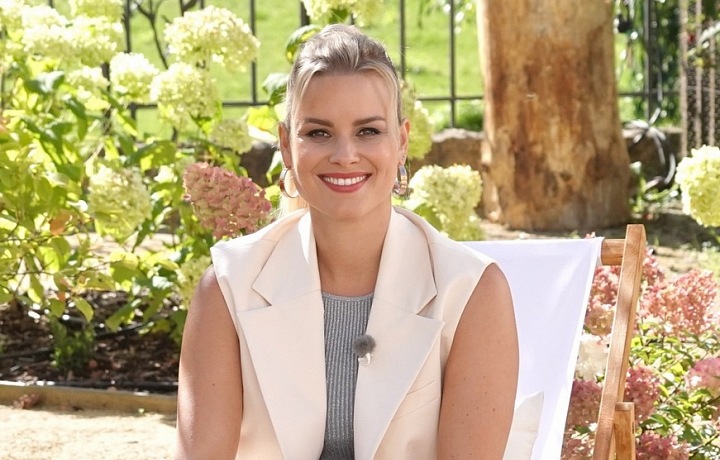 Ať už si na sebe dá cokoliv, sluší jí to.