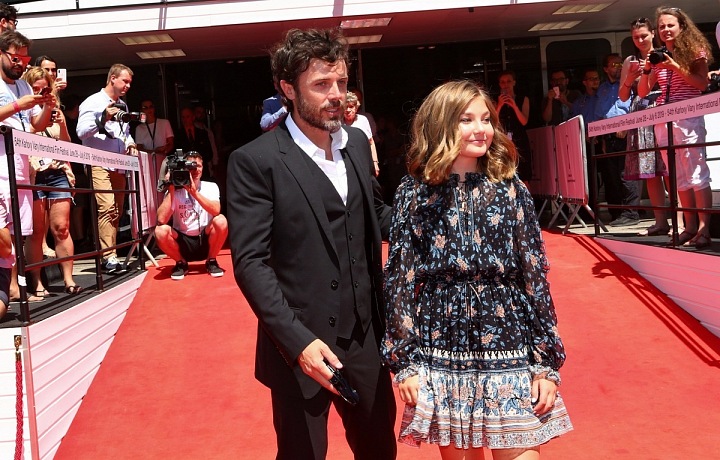 Casey Affleck. Anna Pniowsky