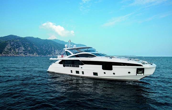 Avantgardní jachta Azimut Grande 32 Metri