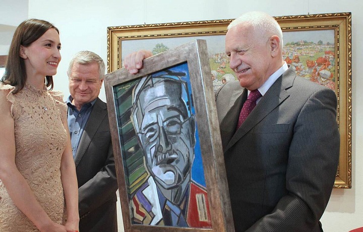 Umělkyně věnovala portrét bývalému prezidentovi už před dvěma lety. 