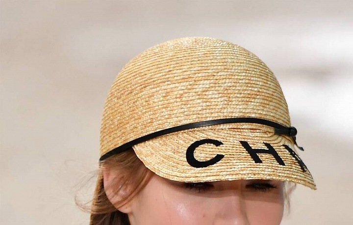 Luxusní móda pro mladé. 