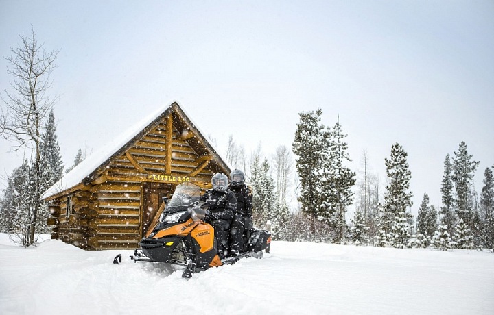 Skii Doo, Grand Touring