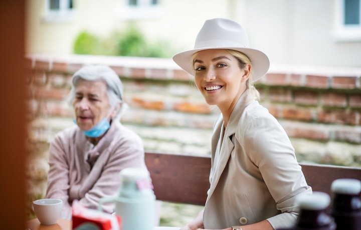 Taťána G. Brzobohatá je zakladatelkou a předsedkyní správní rady nadace Krásy pomoci.