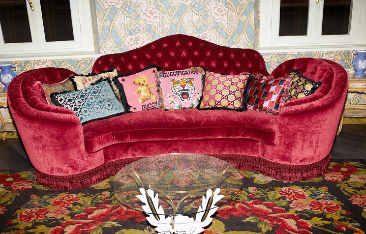 Nabídka je pestrá, nechybí ani polštáře