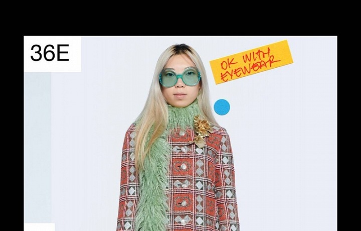 Žena v mini šatech Gucci Resort 2021