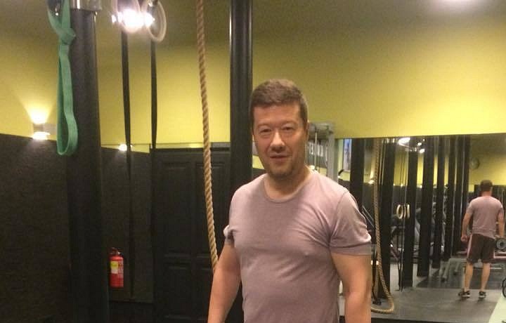 Okamura se snaží držet se ve formě. 