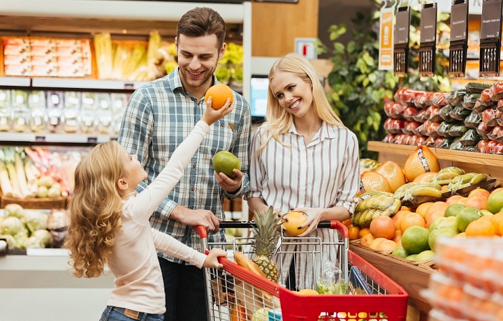 Balík surovin na velikonoční pečení letos stojí méně než loni
