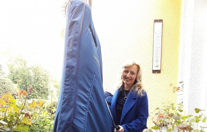 Převoz harfy bývá náročný. 