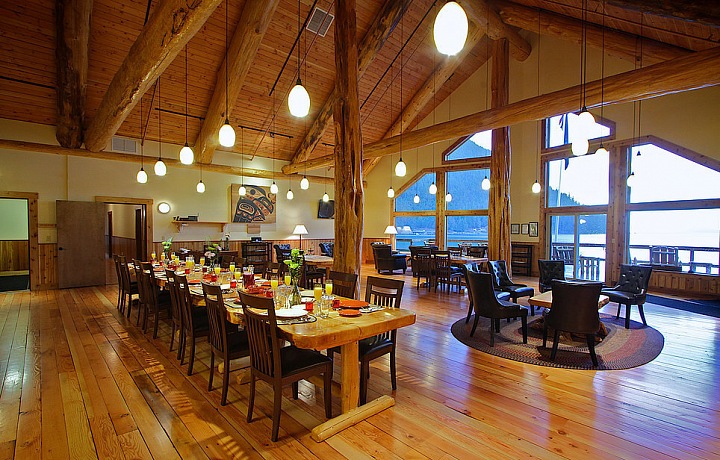 Haida Spruce House - jídelna
