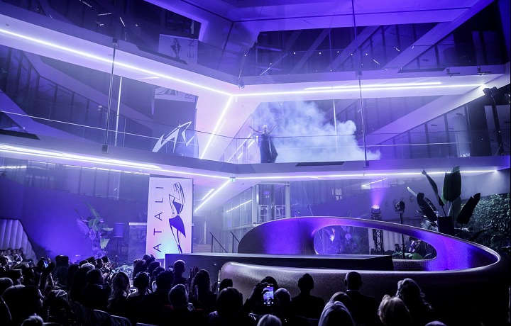 Prostor Roztyly Plaza připomínal kosmickou loď