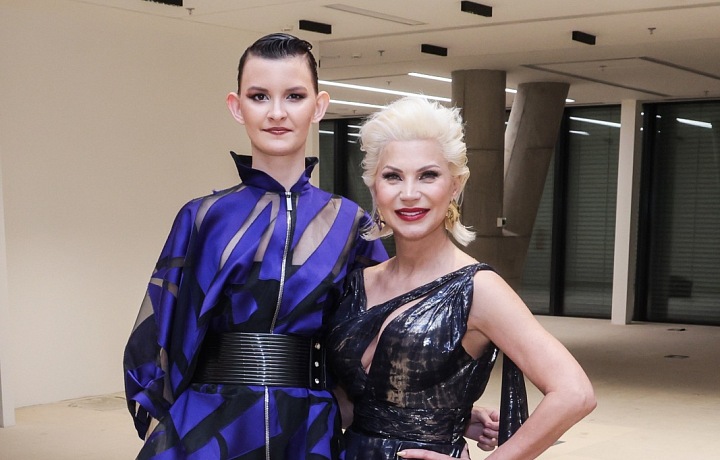 Natali Ruden s modelkou 