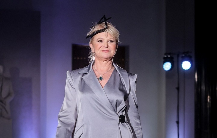 Milada Karasová v modelu Natali Ruden