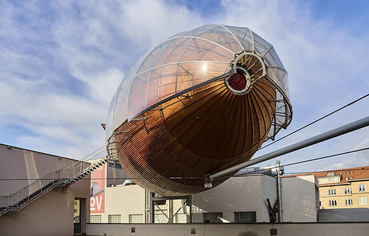 Vzducholoď v Holešovicích