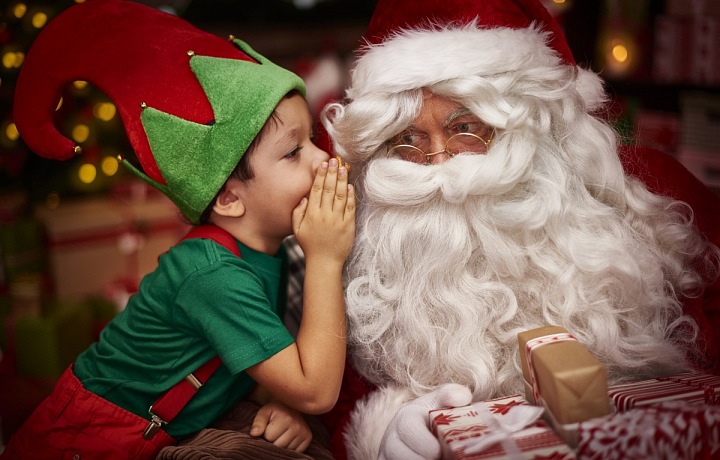 Místní obyvatelé Santu označují též „El Gordo de Navidad“ čili vánoční tlouštík.