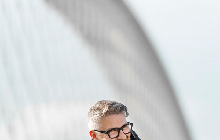 Marek Vrabec po dobu dvaceti pěti let umožňuje českému publiku slyšet nejen špičky hudební scény