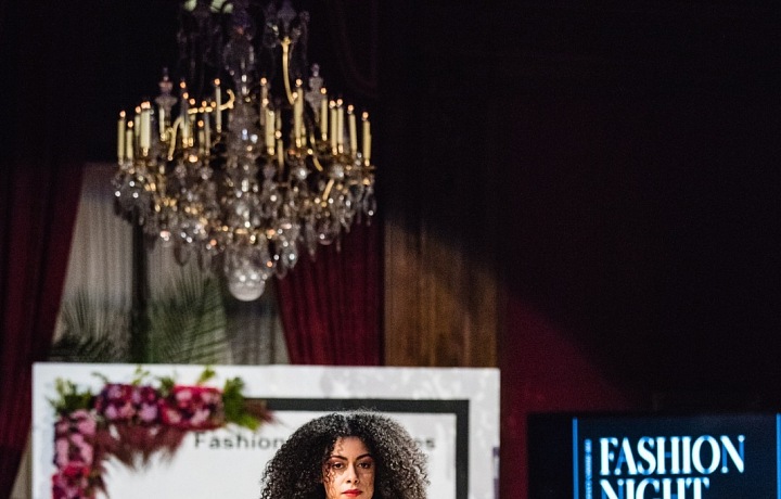 Božské šaty z křišťálové sítě - Crystal Net Preciosa