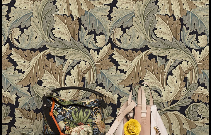 Ozdobte svou kabelku přívěskem.