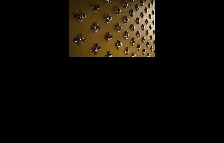 Porcelánové zlaté kříže