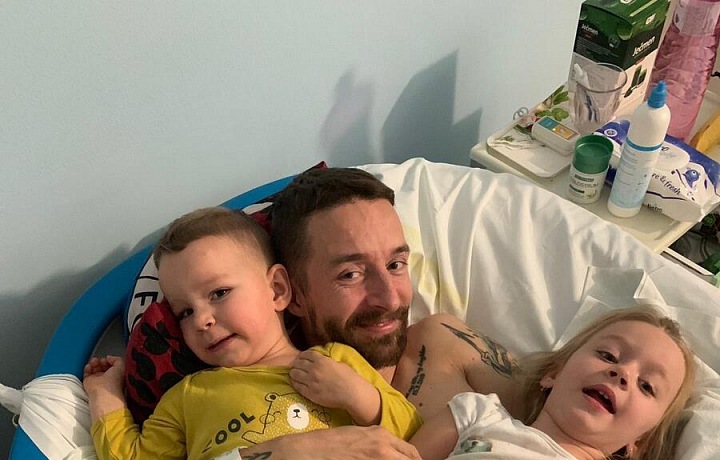 Jen díky dětem nepodlehl těm nejčernějším myšlenkám. 