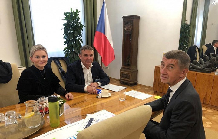Taťána Malá s pemiérem Andrejem Babišem