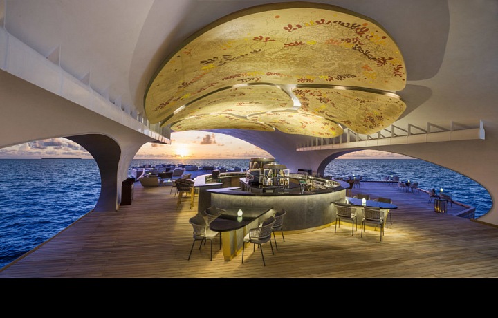 Velrybářský bar St Regis Maledivy Vommuli Resort