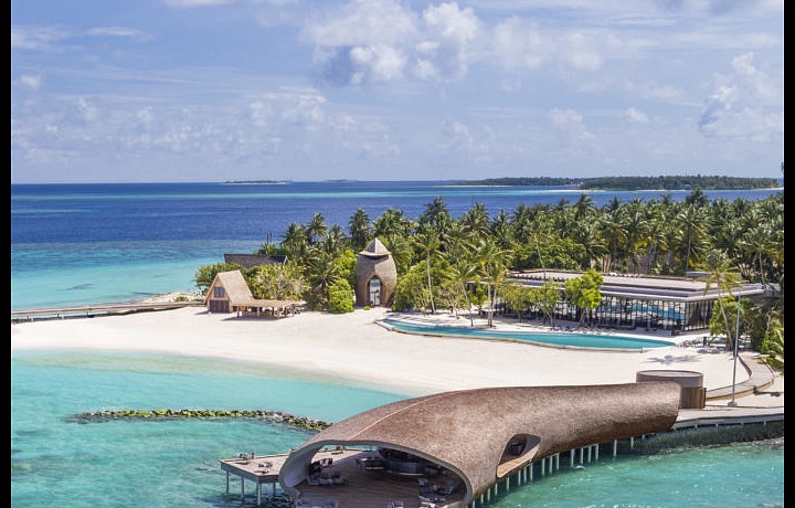 Velrybářský bar St Regis Maledivy Vommuli Resort