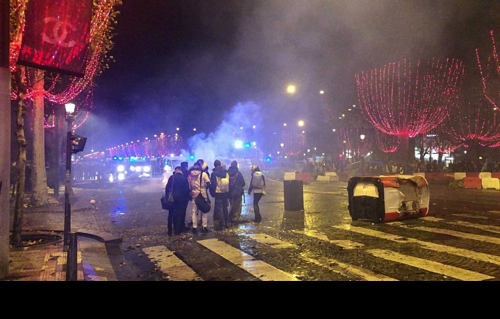 Demonstrace Paříž 24. 11.