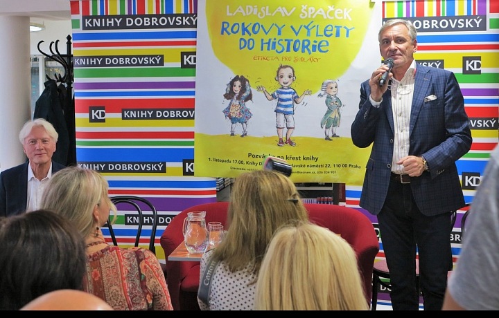 Křest knihy moderoval Jan Čenský