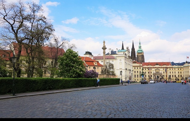 Hradčanské náměstí