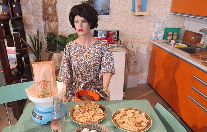 Maminka peče cukroví