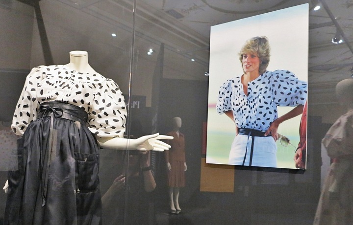 Šaty z látek Ascher nosila i princezna Diana