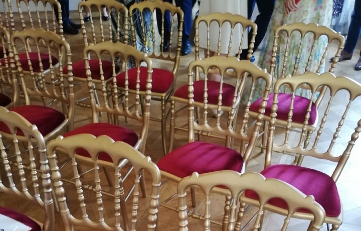 Prostory francouzské ambasády jsou naprosto luxusní!