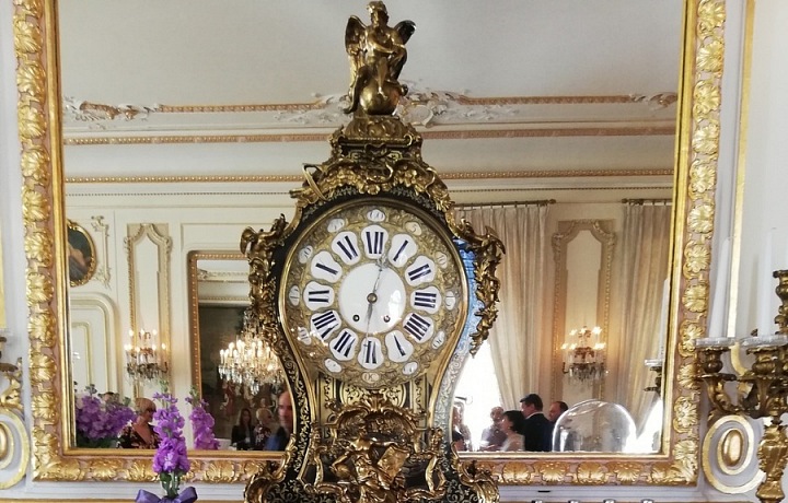 Prostory francouzské ambasády jsou naprosto luxusní!