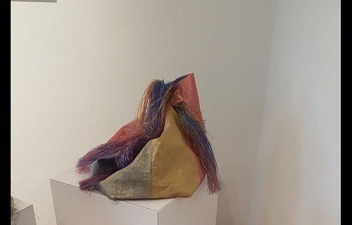 Černou barvu ráda .obohatí o výraznější kousek.