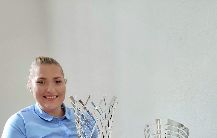 Mladá sportovkyně má doma více než šedesát medailí. 