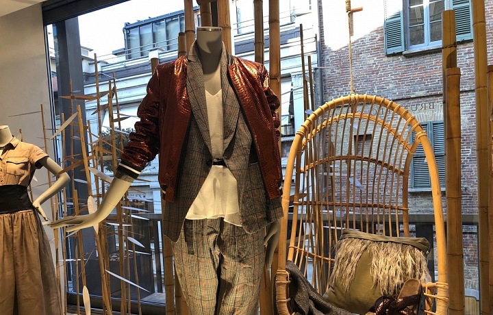 Safari styl v butiku Brunello Cucinelli